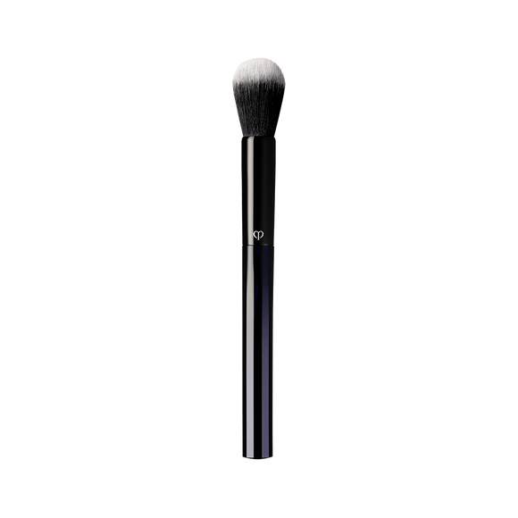 cle-de-peau-beaute-tampudre-eclat-brush-cheek-brush-855086